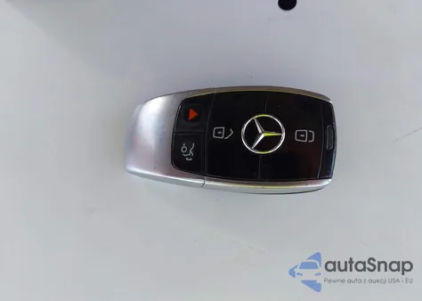 2017 Mercedes-Benz E 300 z USA, uszkodzony, nr VIN WDDZF4JB4HA186828